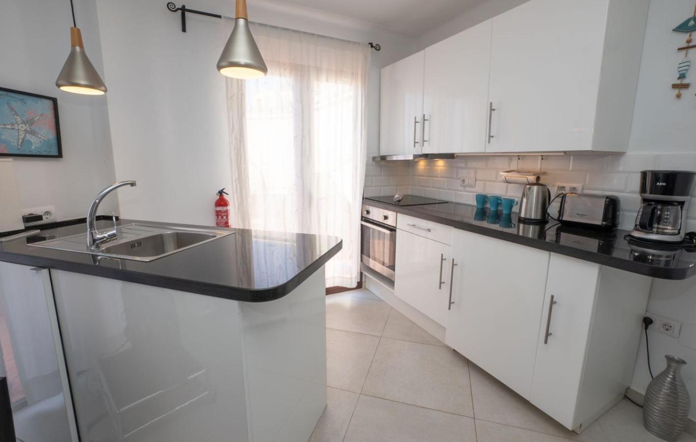 Capistrano Playa 712 Menyber Apartment เนร์คา ภายนอก รูปภาพ